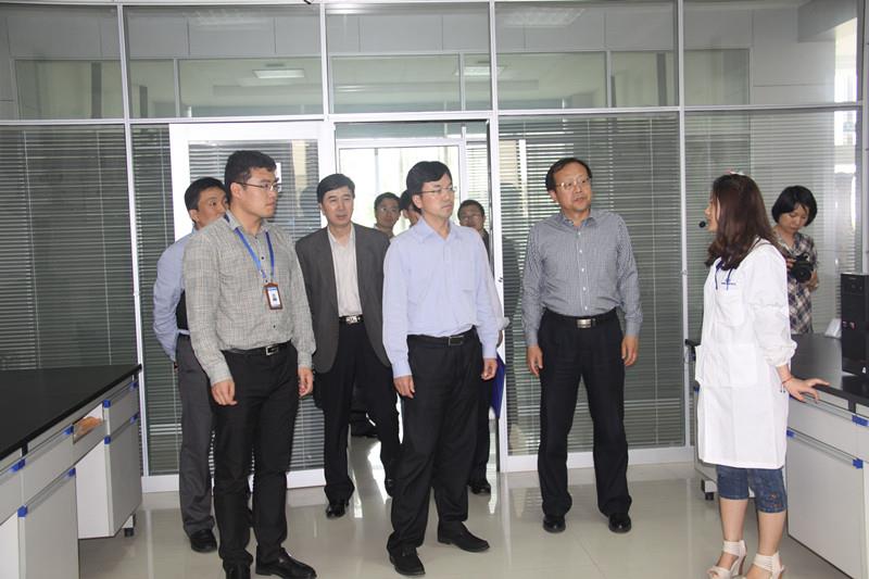國家知識(shí)產(chǎn)權(quán)局、山東省知識(shí)產(chǎn)權(quán)局領(lǐng)導(dǎo)蒞臨海利爾藥業(yè)集團(tuán)視察指導(dǎo)工作